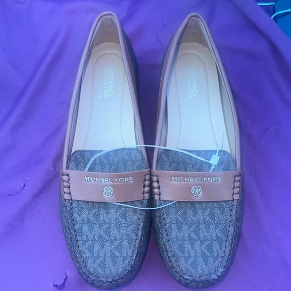 MICHAEL KORS NEW WOMEN FLAT SHOES - Picture 1 of 5